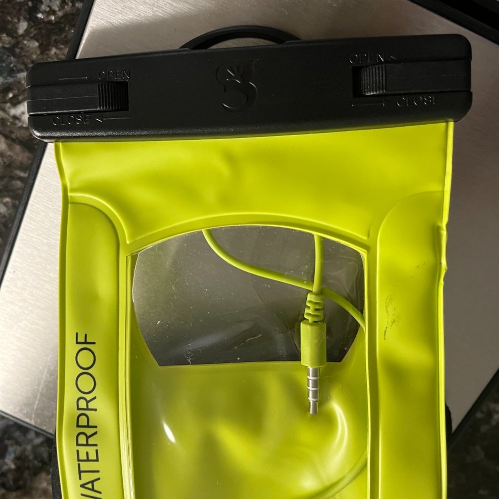 Waterproof phone case - Picture 8 of 16